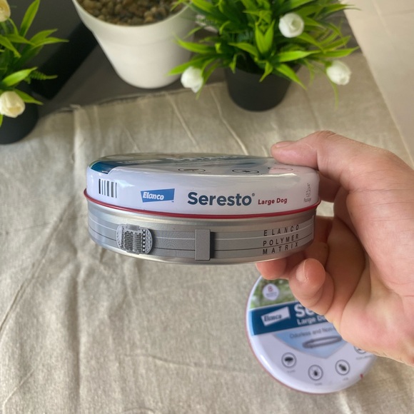 Seresto Flea & Tick Collar for Large Dogs, 8-Month Protection - Picture 2 of 6